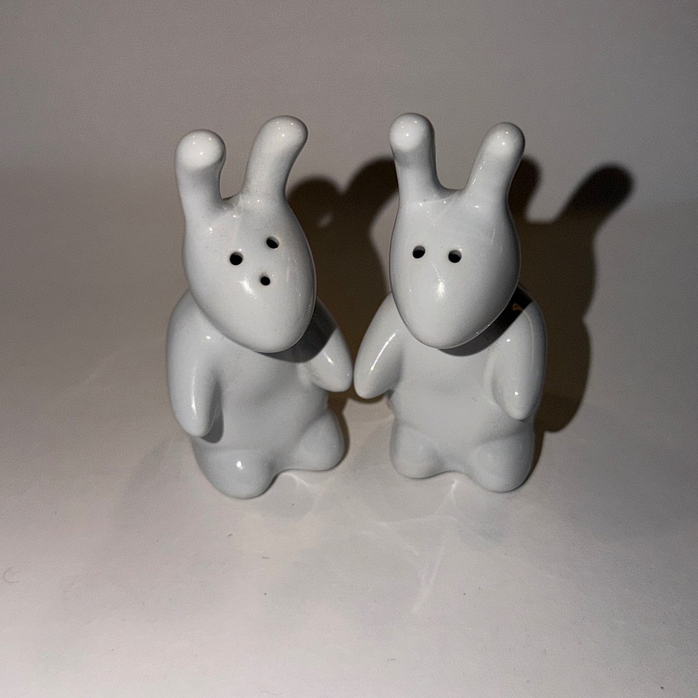 Vintage Minimalist Ceramic Bunny Rabbit Salt and Pepper Shakers Set White Huggy